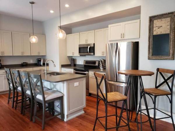 Newly Renovated 4 bed 3 bath and 2 Parking Spots