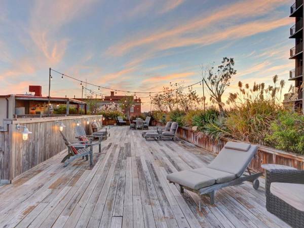 Heated Pool Access Flex Cancelation Penthouse Downtown with Private Rooftop Deck