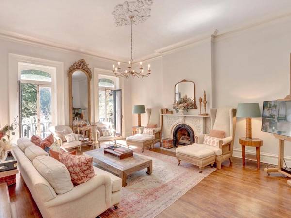 Heated Pool Access Brand New Home Spacious Savannah Home on Madison Square