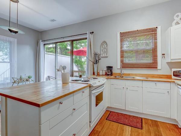 Brand New Listing! Heated Pool Access! Estate Home 2 blocks from Forsyth Park!