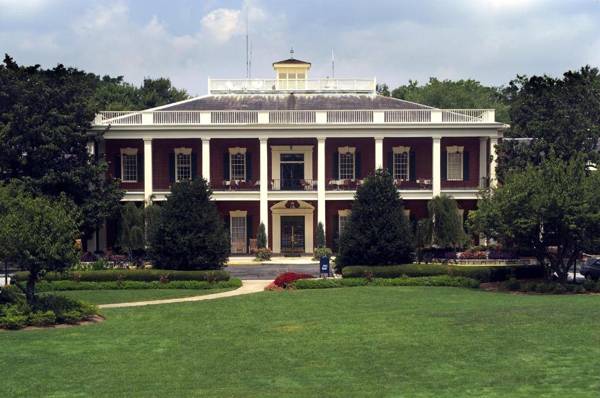 The Inn at Stone Mountain Park