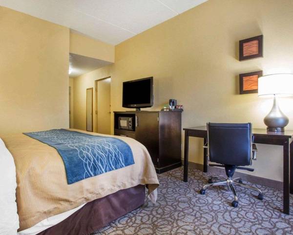 Workspace - Comfort Inn & Suites at Stone Mountain