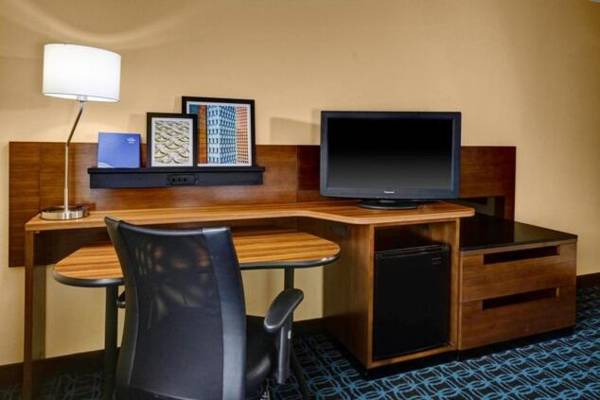 Workspace - Fairfield Inn and Suites by Marriott Atlanta Suwanee