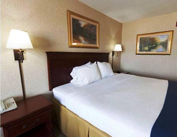 Holiday Inn Express and Suites Thomasville an IHG Hotel