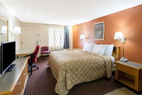 Knights Inn - Tucker