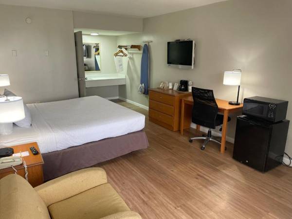 Workspace - Days Inn by Wyndham Valdosta/Near Valdosta Mall