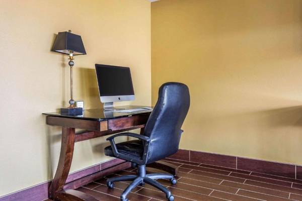 Workspace - Quality Inn & Suites near Robins Air Force Base