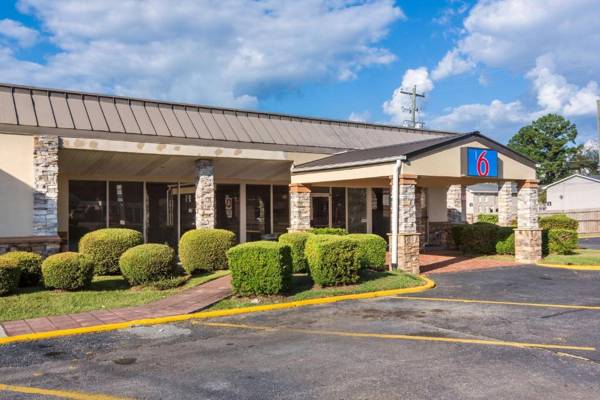 Motel 6-Warner Robins GA