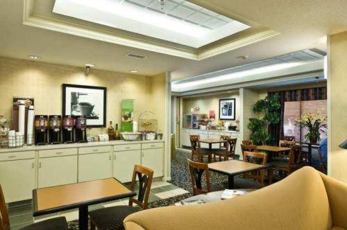 Hampton Inn Atlanta-Woodstock