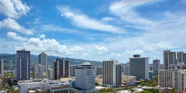 Halepuna Waikiki by Halekulani