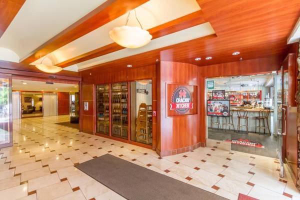 Tropical Studios at Marine Surf Waikiki - FREE PARKING - BEST LOCATION - FULL KITCHEN - SWIMMING POOL