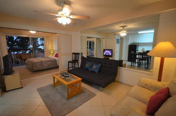Hawaiian King 501 Studio Pool and BBQ Grill Sleeps 4