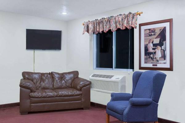Super 8 by Wyndham Blackfoot - Idaho Falls