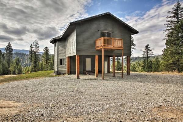 Evolve 40-Acre Nature Retreat with Trails Hot Tub