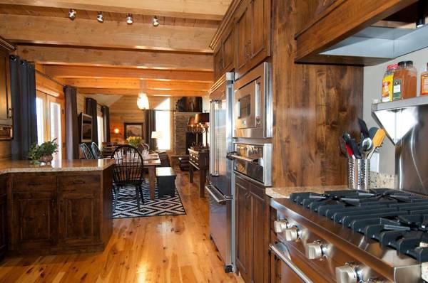 Eagles Perch by KABINO