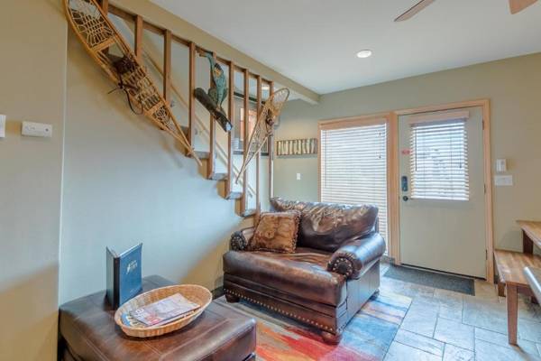 Alpine Villa 24 - Remodeled and Refurbished Walk to Bike Path Bald Mt and Downtown