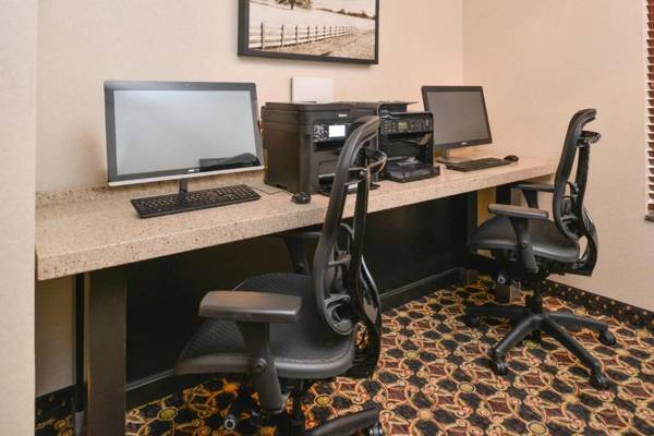 Workspace - Holiday Inn Express Hotel & Suites McCall-The Hunt Lodge an IHG Hotel