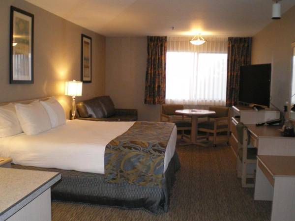 Shilo Inn Suites Hotel - Nampa Suites