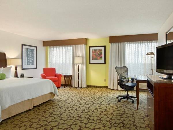 Workspace - Hilton Garden Inn Hoffman Estates