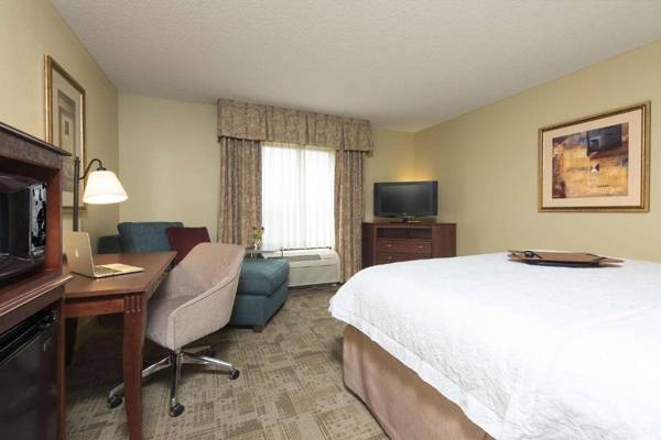 Workspace - Hampton Inn & Suites Bloomington Normal