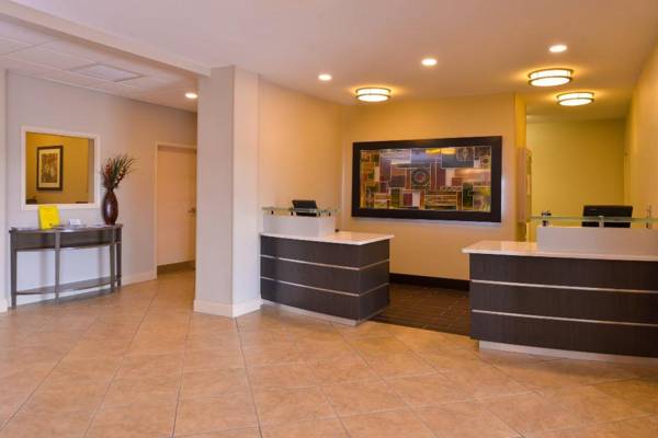 Candlewood Suites Bloomington-Normal