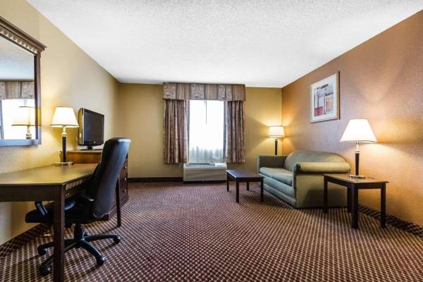 Workspace - Quality Inn & Suites Bloomington University Area