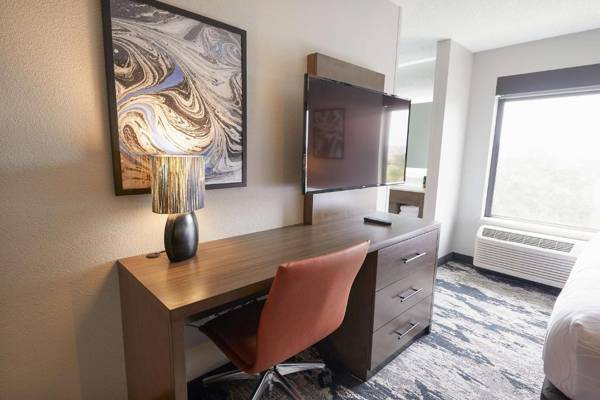 Workspace - Best Western Plus Bourbonnais Hotel & Suites