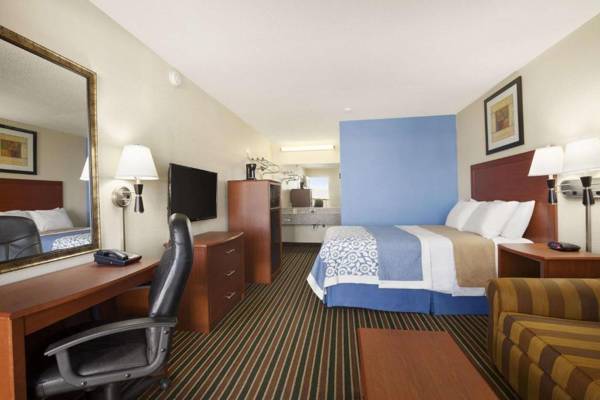 Workspace - Days Inn by Wyndham Champaign/Urbana