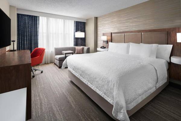 Workspace - Hampton Inn & Suites Chicago-Downtown