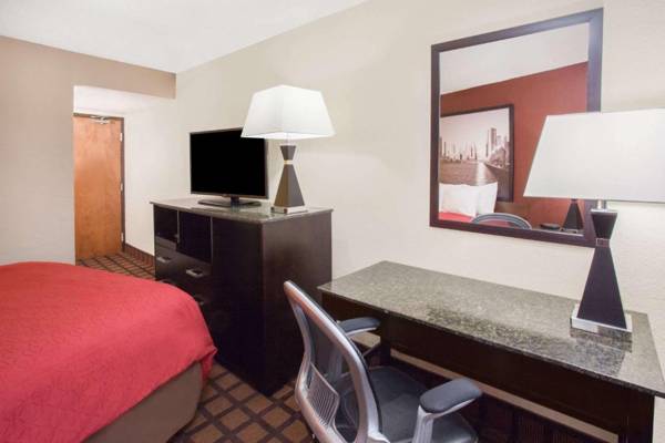 Super 8 by Wyndham Chicago IL