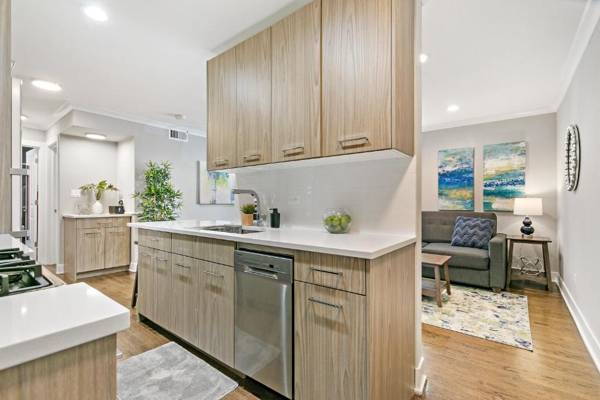 Stay at a Relaxing & Stress-free 1BR Lakeview East