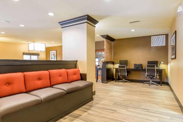 Comfort Suites Fairview Heights