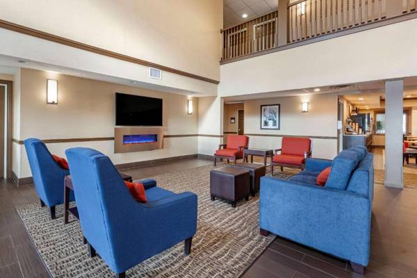 Comfort Inn & Suites Geneva- West Chicago