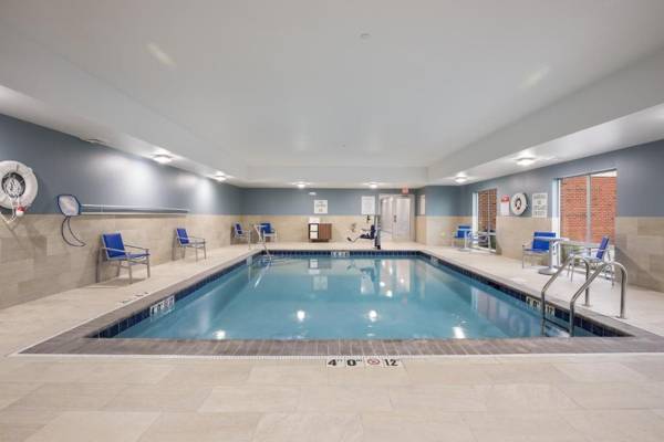 Holiday Inn Express & Suites - Hoffman Estates an IHG Hotel