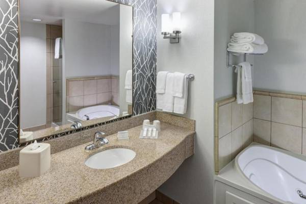 Hilton Garden Inn Lake Forest Mettawa