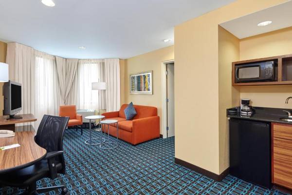 Workspace - Fairfield Inn and Suites Chicago Lombard
