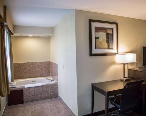 Workspace - Quality Inn & Suites Loves Park near Rockford