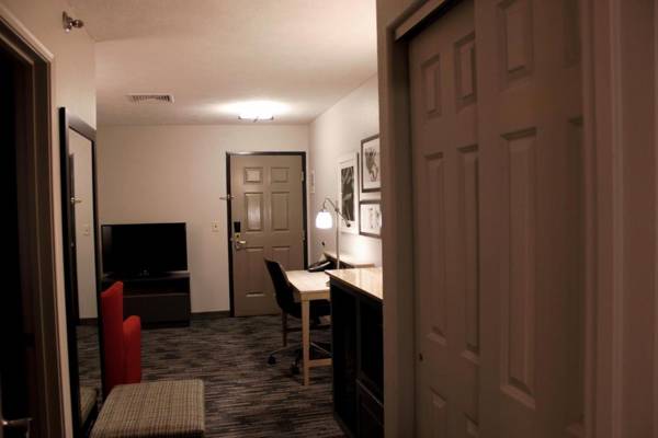 Workspace - Country Inn & Suites by Radisson Marion IL