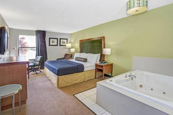 Workspace - Days Inn by Wyndham Great Lakes - N. Chicago