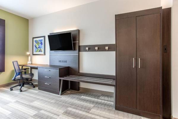Workspace - Holiday Inn Express & Suites - Ottawa an IHG Hotel