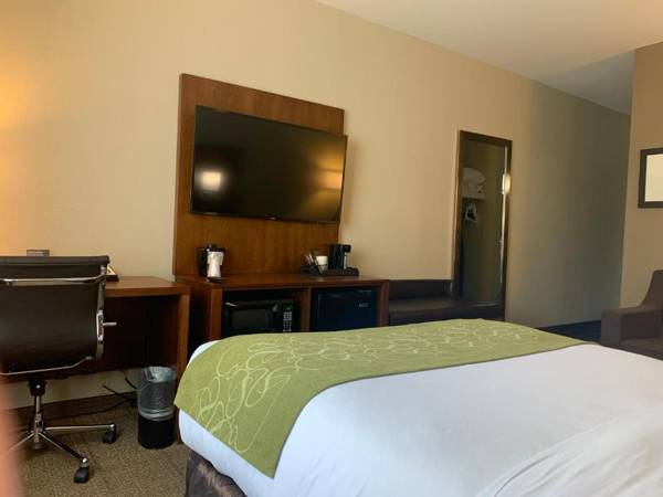 Workspace - Comfort Suites Peoria I-74