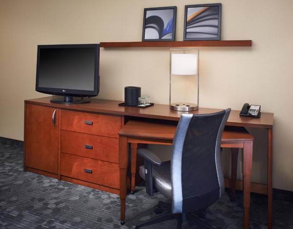 Workspace - Courtyard by Marriott Rockford