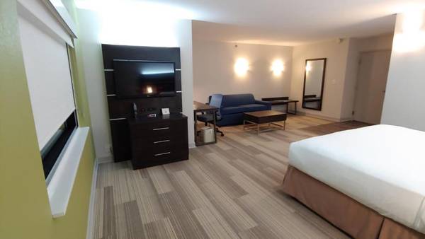 Holiday Inn Express Schaumburg-Rolling Meadows an IHG Hotel