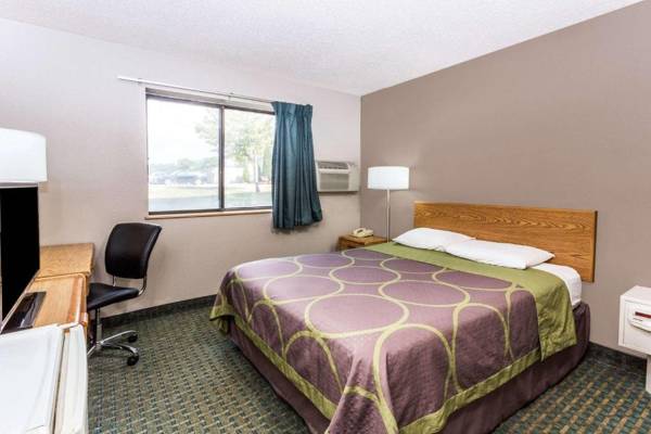 Workspace - Super 8 by Wyndham St. Charles