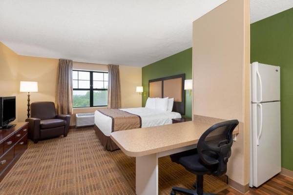 Workspace - Extended Stay America Suites - Chicago - Schaumburg - I-90
