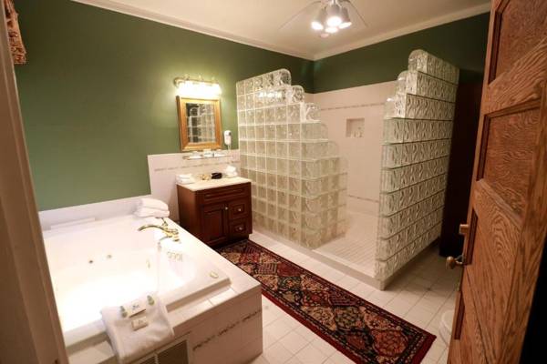 Inn at 835 Boutique Hotel