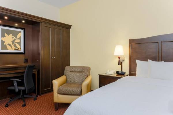 Workspace - Hampton Inn Champaign/Urbana