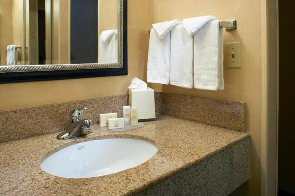 Courtyard by Marriott Chicago Waukegan / Gurnee