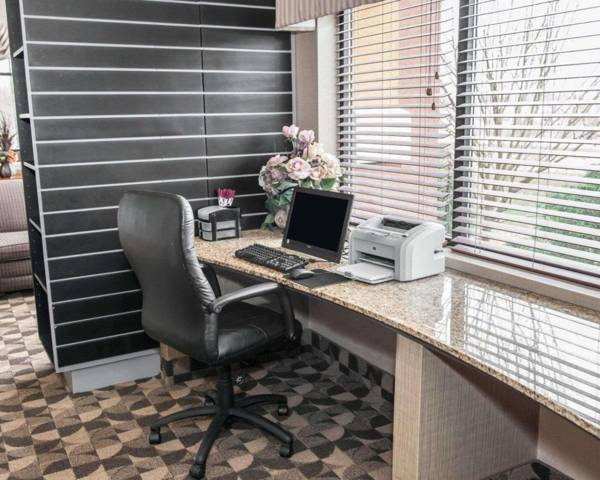 Workspace - Comfort Suites South Elkhart