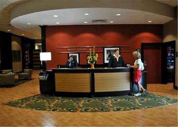 Hampton Inn Evansville Airport